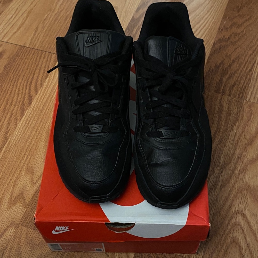 Nike Men's Black Leather Sneakers